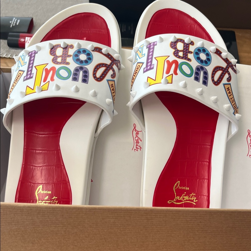 Amazing slides - great color combination. Will go with anything. So comfortable.